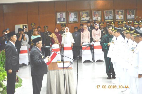 Pelantikan  Bupati Oleh Rustam Effendy