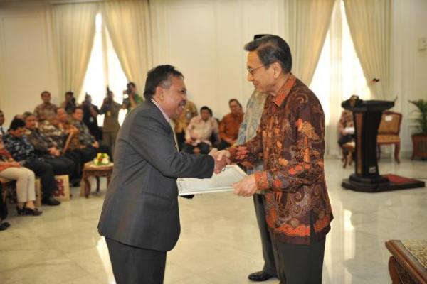 Gubernur Terima Penghargaan dari Menteri PANRB oleh Wapres