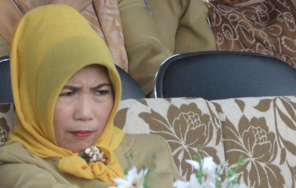  Sumini Yuliastuti, SE, M